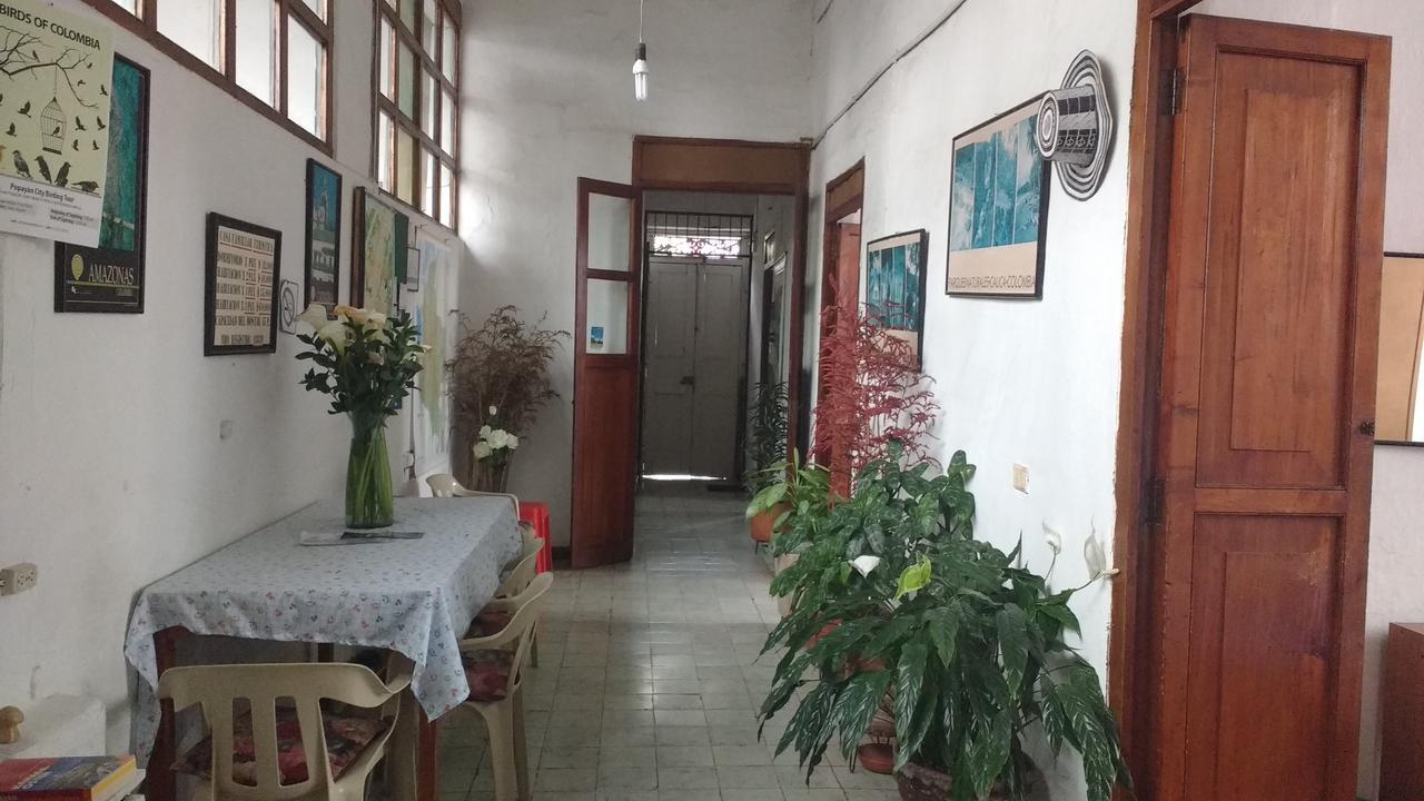 بوبايان Casa Familiar Turistica Hostal المظهر الخارجي الصورة